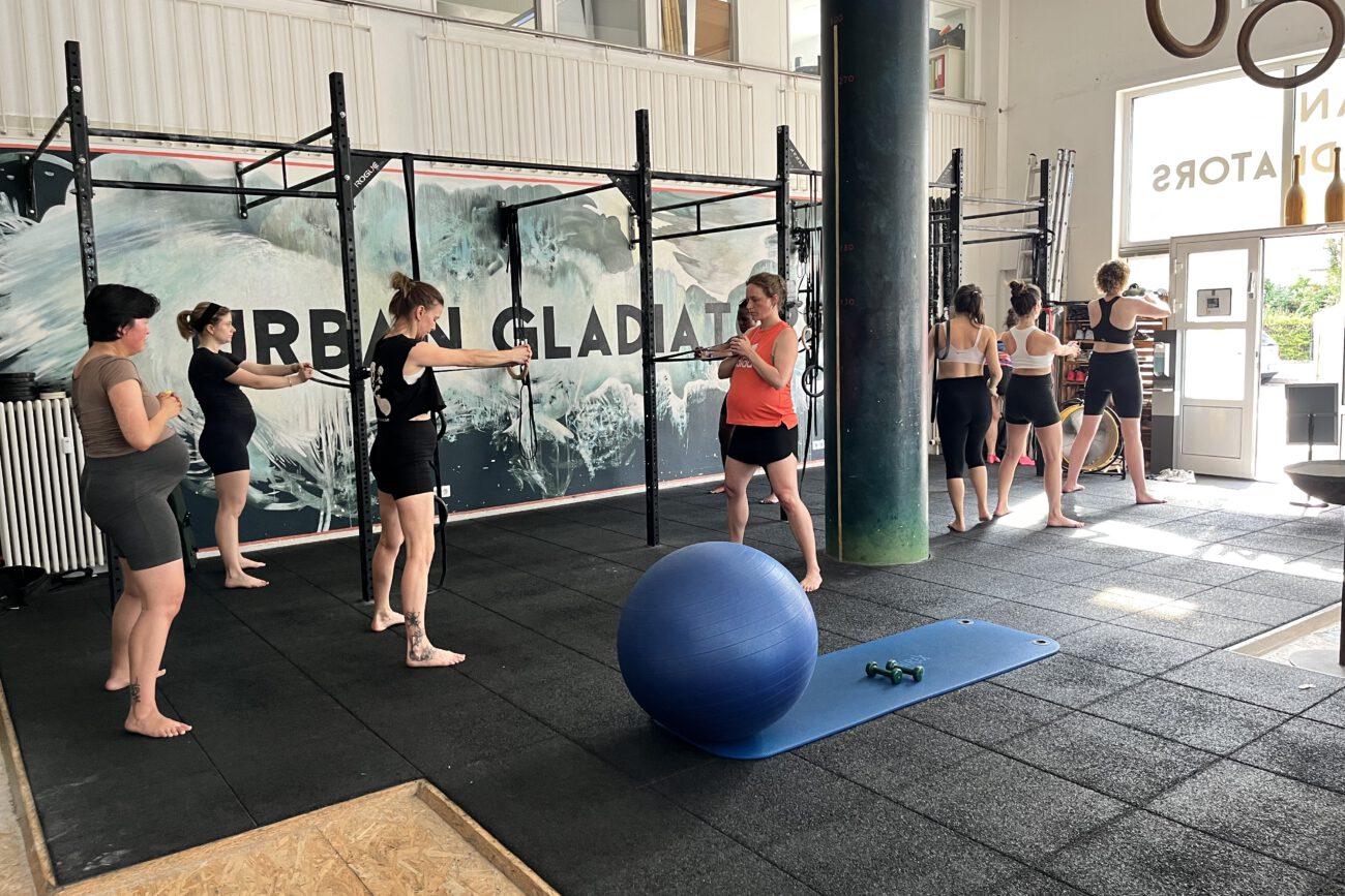 Beim Functional Training wird die Hollow Body Position erklärt