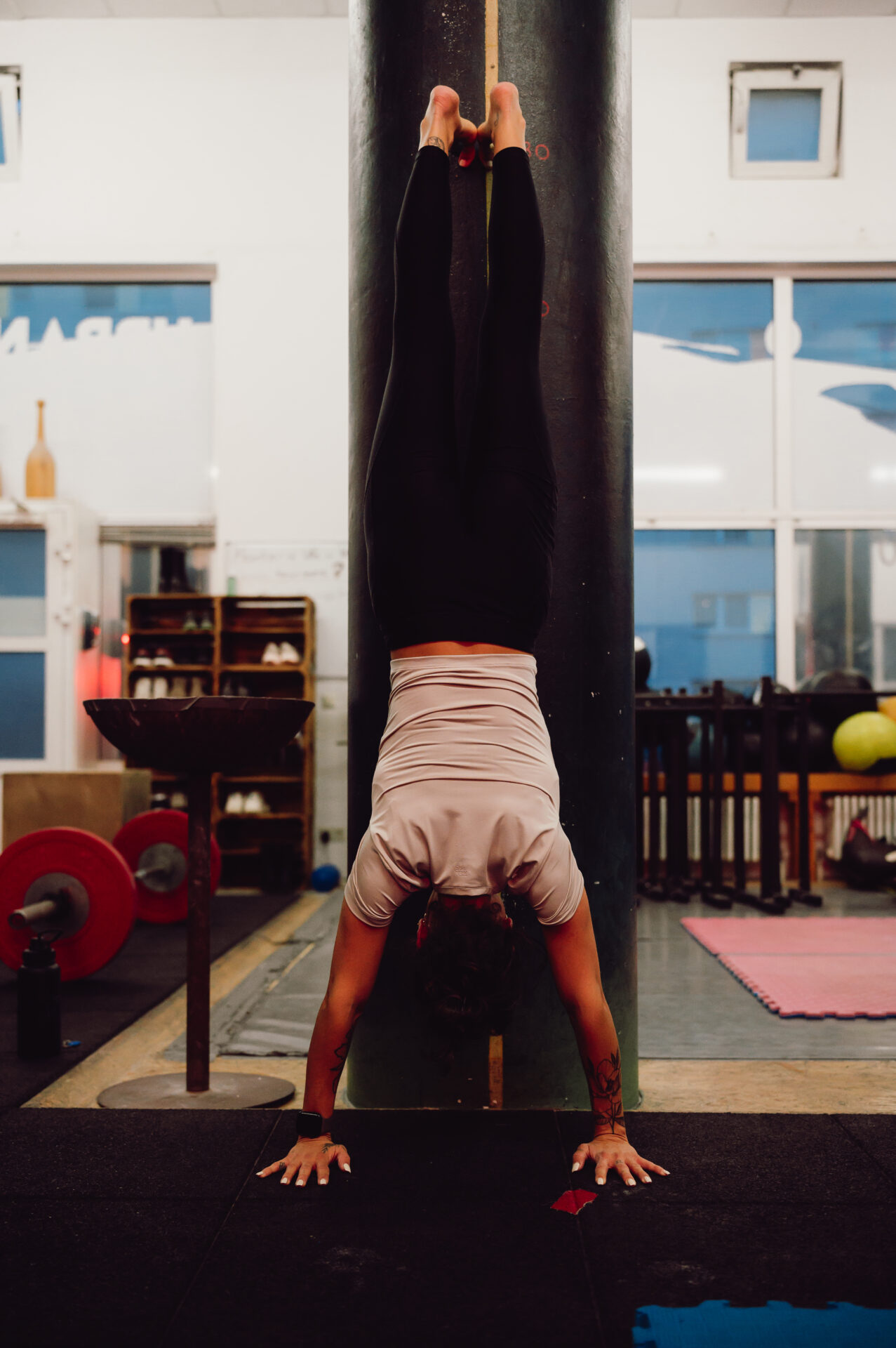 Übung Handstand beim Calisthenics Training in Berlin