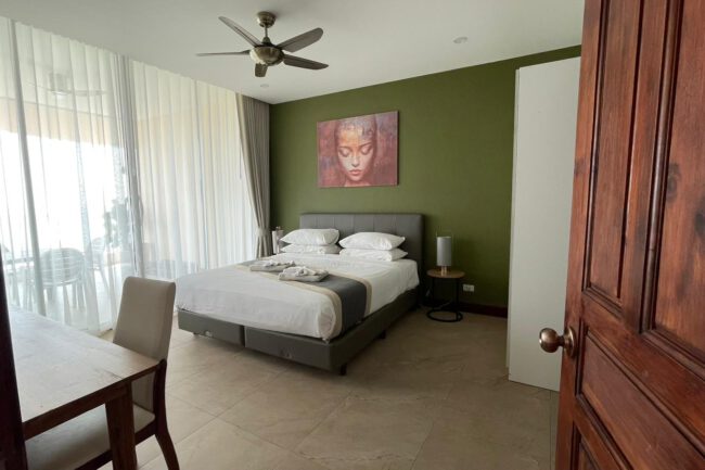 3 Bedroom Penthouse B - Master Bedroom