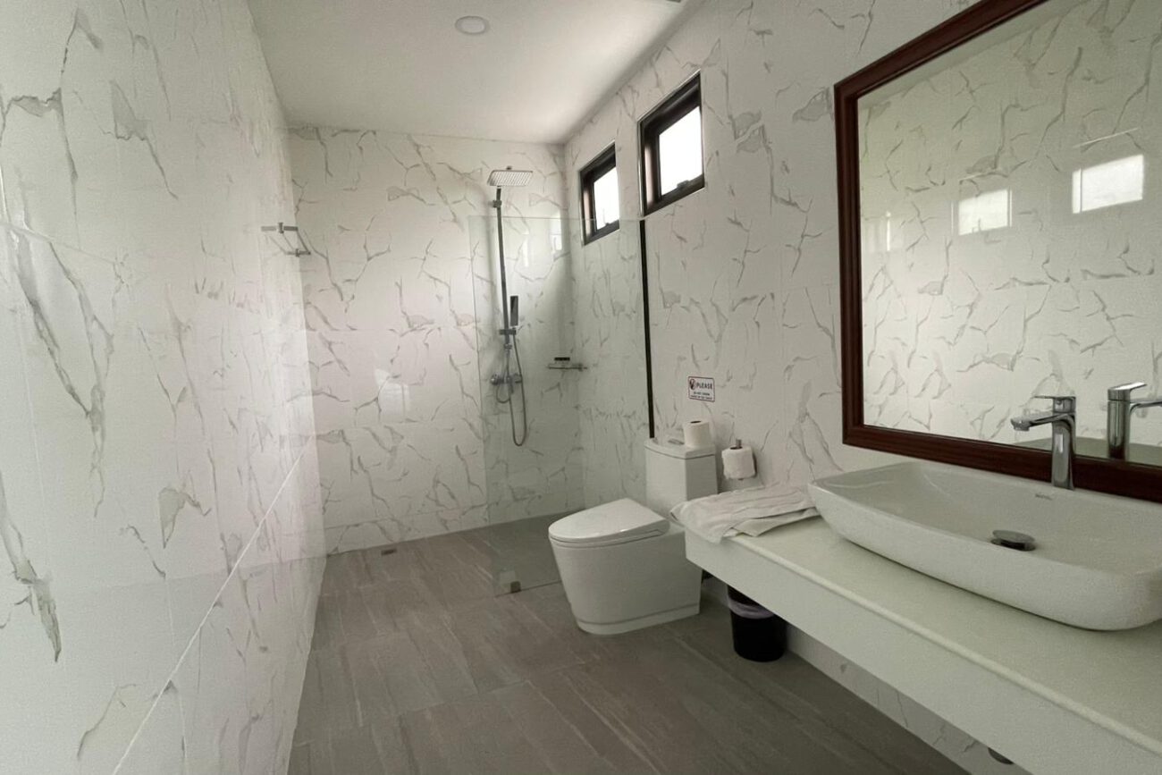 3 Bedroom Penthouse A - Room 2 Bathroom