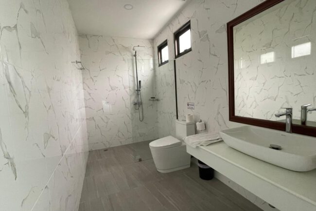 3 Bedroom Penthouse A - Room 2 Bathroom